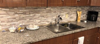 Charming 2-bedroom basement Apartment with AC and WiFi in terrific Aurora