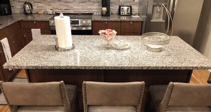 Charming 2-bedroom basement Apartment with AC and WiFi in terrific Aurora