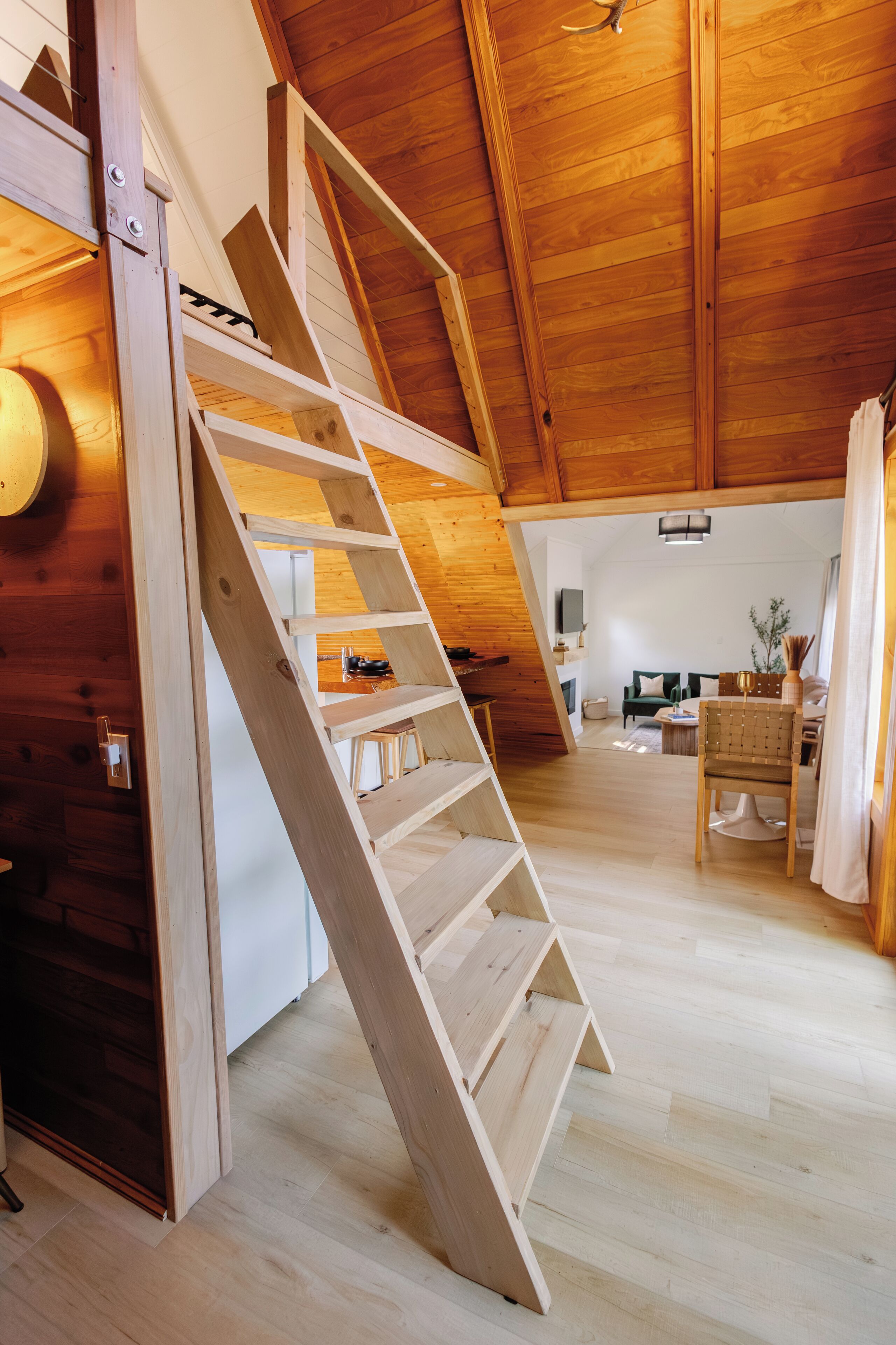 المنشأة من الداخل