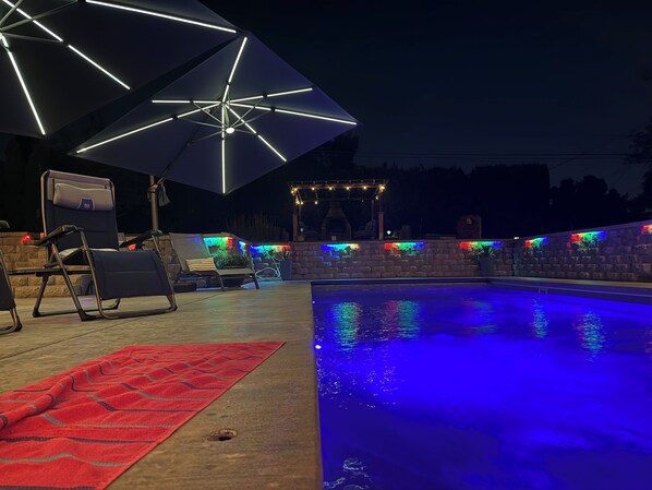 Outdoor pool, a heated pool - Desert Oasis with in ground pool, 4 bedrooms, 3 baths in the heart of Yakima! (Yakima)