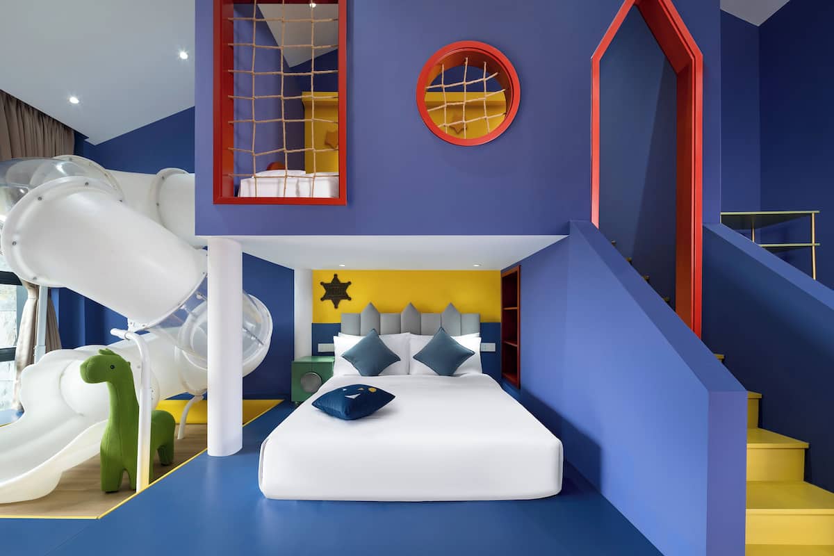 Superior Triple Room | 2 bedrooms, down duvets, pillow-top beds, free minibar items