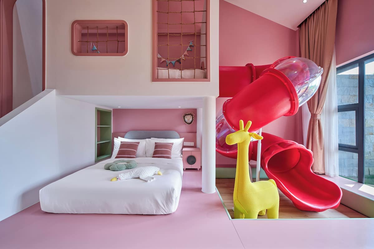 Superior Triple Room | 2 bedrooms, down duvets, pillow-top beds, free minibar items