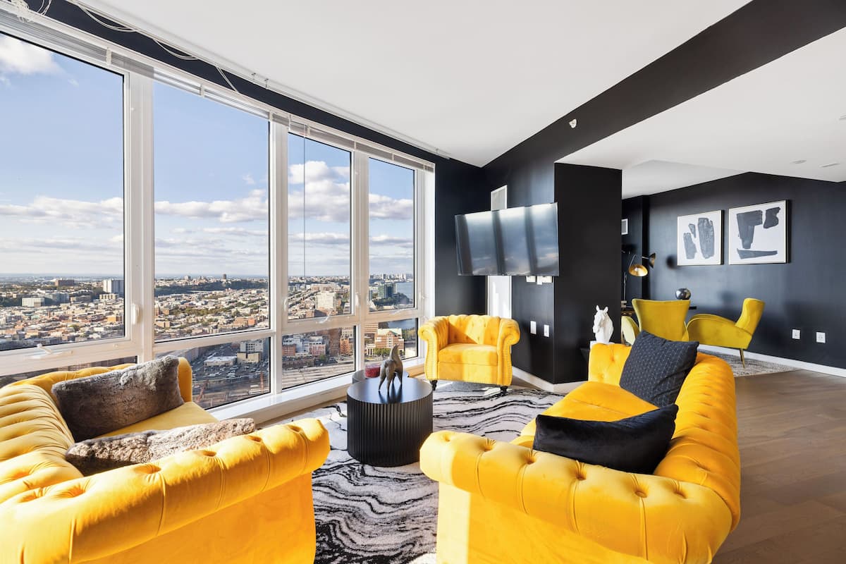 Presidential Penthouse, Balcony, City View | 2 bedrooms, free WiFi, bed sheets