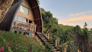 1 bedroom, minibar, in-room safe, individually decorated