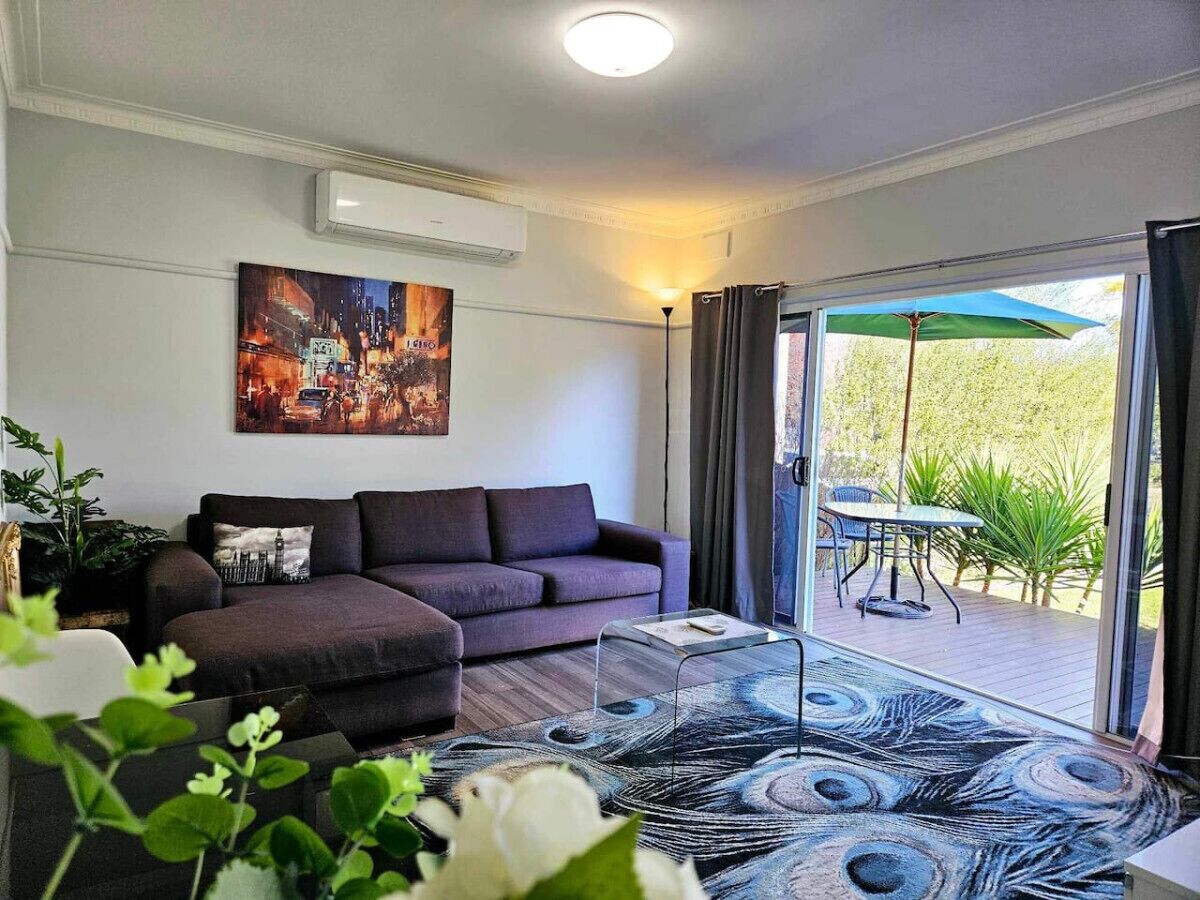 テレビ、書斎 / ワークスペース