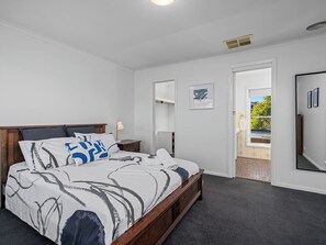 4 chambres, bureau, fer et planche à repasser, Wi-Fi gratuit