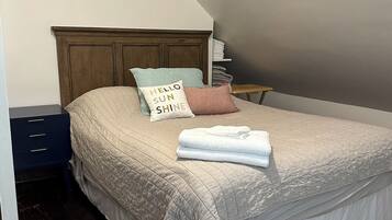 4 bedrooms, WiFi, bed sheets