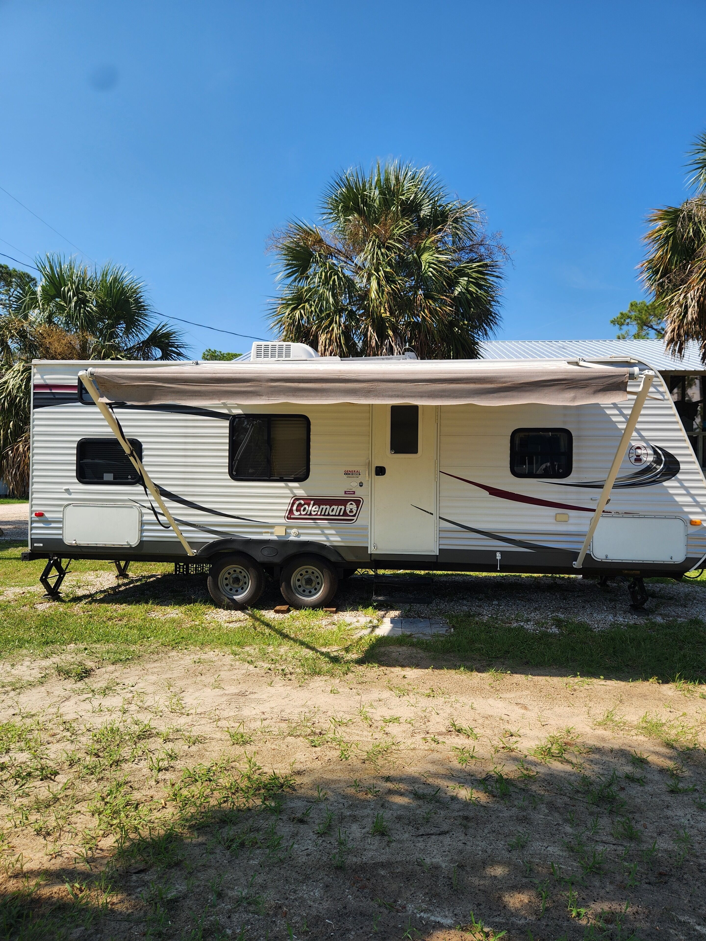 Cedar Island Canal Front Cute RV with Boat Slip, Fishing, Scalloping & Crabbing