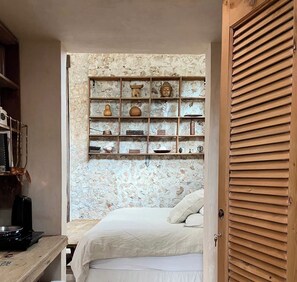 2 bedrooms, iron/ironing board, travel crib, free WiFi