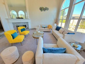 TV, fireplace, stereo - Luxury Hill Villa with Spectacular View (Anaheim)