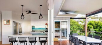 Caves Cottage - gorgeous 180 degree ocean views