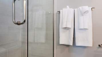 تجهيزات دش، مناشف، صابون، شامبو