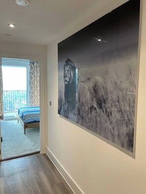 3 bedrooms, iron/ironing board, WiFi, bed sheets - Healum Retreat - 3BR Apartment, Southall (Southall)