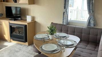 Télévision, cheminée