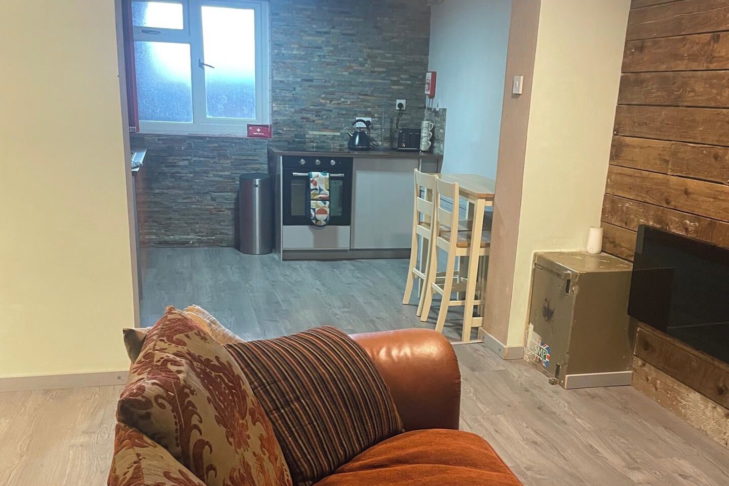 Fernseher, Stereoanlage