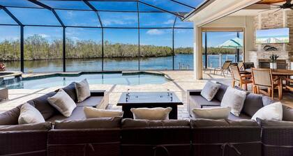 Luxurious Vacation Retreat with Direct Gulf Access NEW!