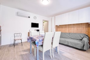 Dining - Merlo C - Center & Private Parking, Ceriale, Italy (Ceriale)