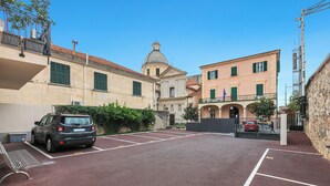 Unclassified image, 2 of 28, button - Merlo C - Center & Private Parking, Ceriale, Italy (Ceriale)
