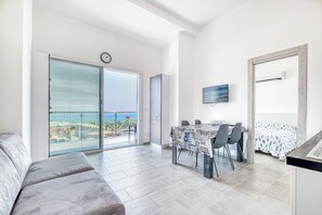 Interior - Le Lanterne 1 - Luxury Apartments, Borghetto Santo Spirito, Italy (Borghetto Santo Spirito)