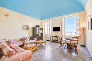 TV - Ca Moretto Sea-View Terrace Apartment in Sanremo, Sanremo, Italy (Sanremo)