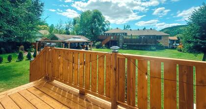 A cozy retreat w/ firepit - right across from Trout Lake!
