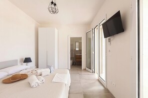 5 bedrooms, free WiFi, bed sheets