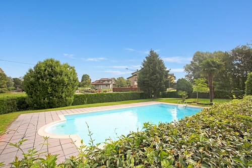 Angera Relax & Pool - Lake Maggiore Retreat, Angera, Italy