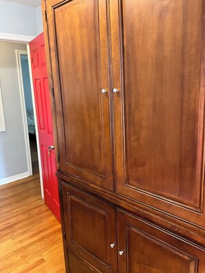 Interior - 3BR home 20’ Dtn Detroit, near Corewell Health Hos, Meijer’s  Major Bus Routes (Detroit)
