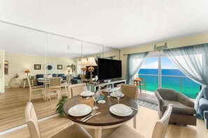 TV - The Summit 1502 - Family Getaway w/ Beach Chairs! (Panama City Beach)