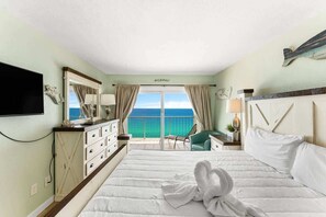 3 bedrooms, iron/ironing board, WiFi, bed sheets - The Summit 1502 - Family Getaway w/ Beach Chairs! (Panama City Beach)