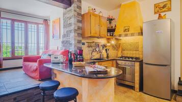 Refrigerador, microondas, horno y lavavajillas