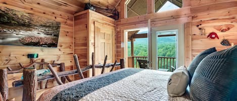 6 bedrooms, desk, iron/ironing board, free WiFi