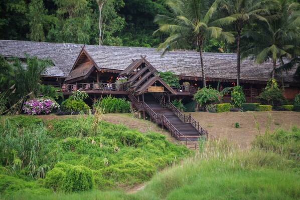 Front of property - The Luang Say Lodge (Pakbeng)