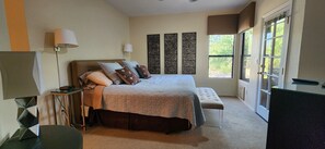 2 soveværelser, skrivebord, strygejern/strygebræt, weekendseng