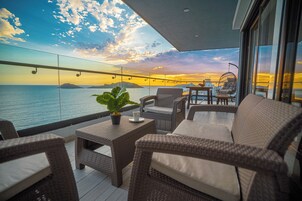 Deluxe Apartment, Beach View | Terrace/patio