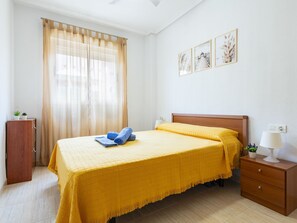 2 bedrooms, iron/ironing board