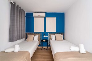 4 Schlafzimmer, Schreibtisch, Bügeleisen/Bügelbrett, WLAN