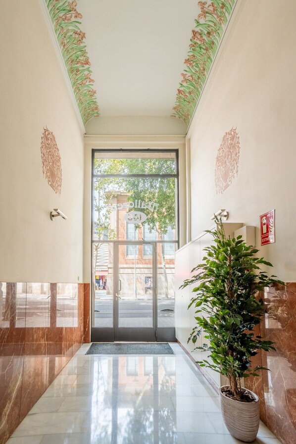 Interior - Eixample 4BD 2BTh with private Terrace (Barcelona)