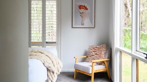 2 quartos, ferros/tábuas de passar roupa, Wi-Fi, roupa de cama