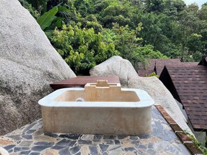 Deluxe Room, Jetted Tub, Ocean View | Jetted bathtub - Kawarin Secret Hut Hotel and Resort (Ko Pha-ngan)