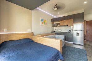 1 habitación, tabla de planchar con plancha y wifi gratis 