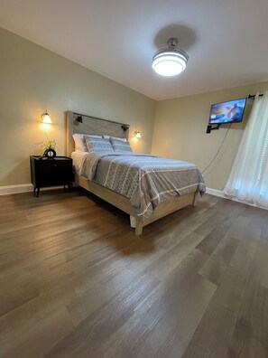 3 bedrooms, iron/ironing board, WiFi, bed sheets