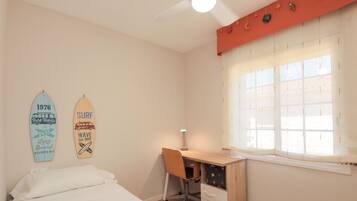 3 slaapkamers, een strijkplank/strijkijzer, wifi