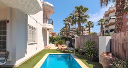 Fabulosa Villa en el Centro de Salou con Piscina Privada