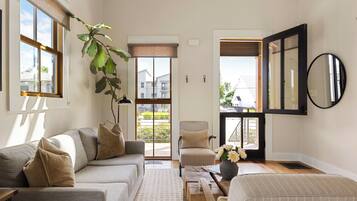 Smart-TV, Stereoanlage, Arbeitsbereiche