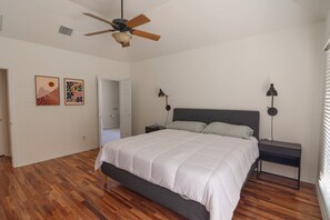 4 Schlafzimmer, Bügeleisen/Bügelbrett, WLAN