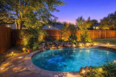 Spacious 4BR w/ Pool, Ping Pong & Hoops | Sleeps 8 | ~30 Min to AT&T Stadium World Cup