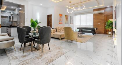 Ocean view Luxurious 2 bedroom apartment on Lekki phase 1. Close to all beaches