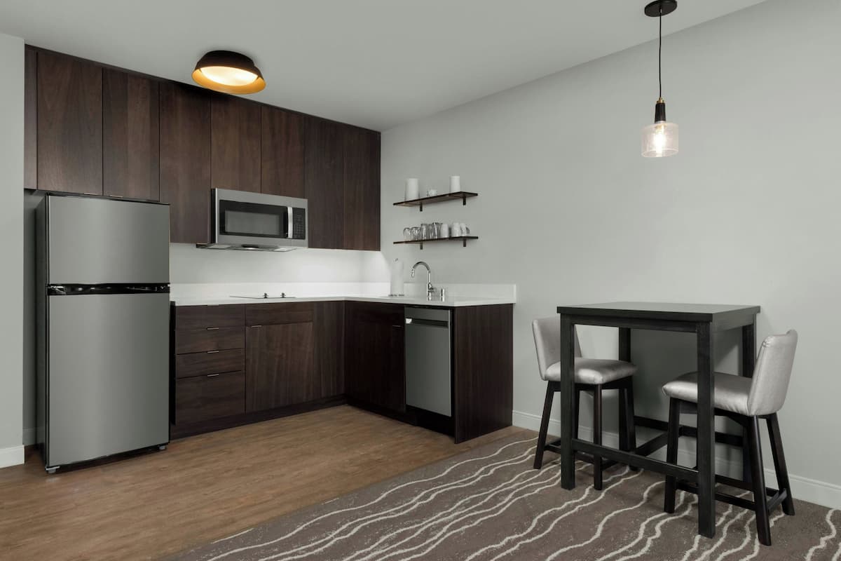 Suite, 1 Bedroom, City View
