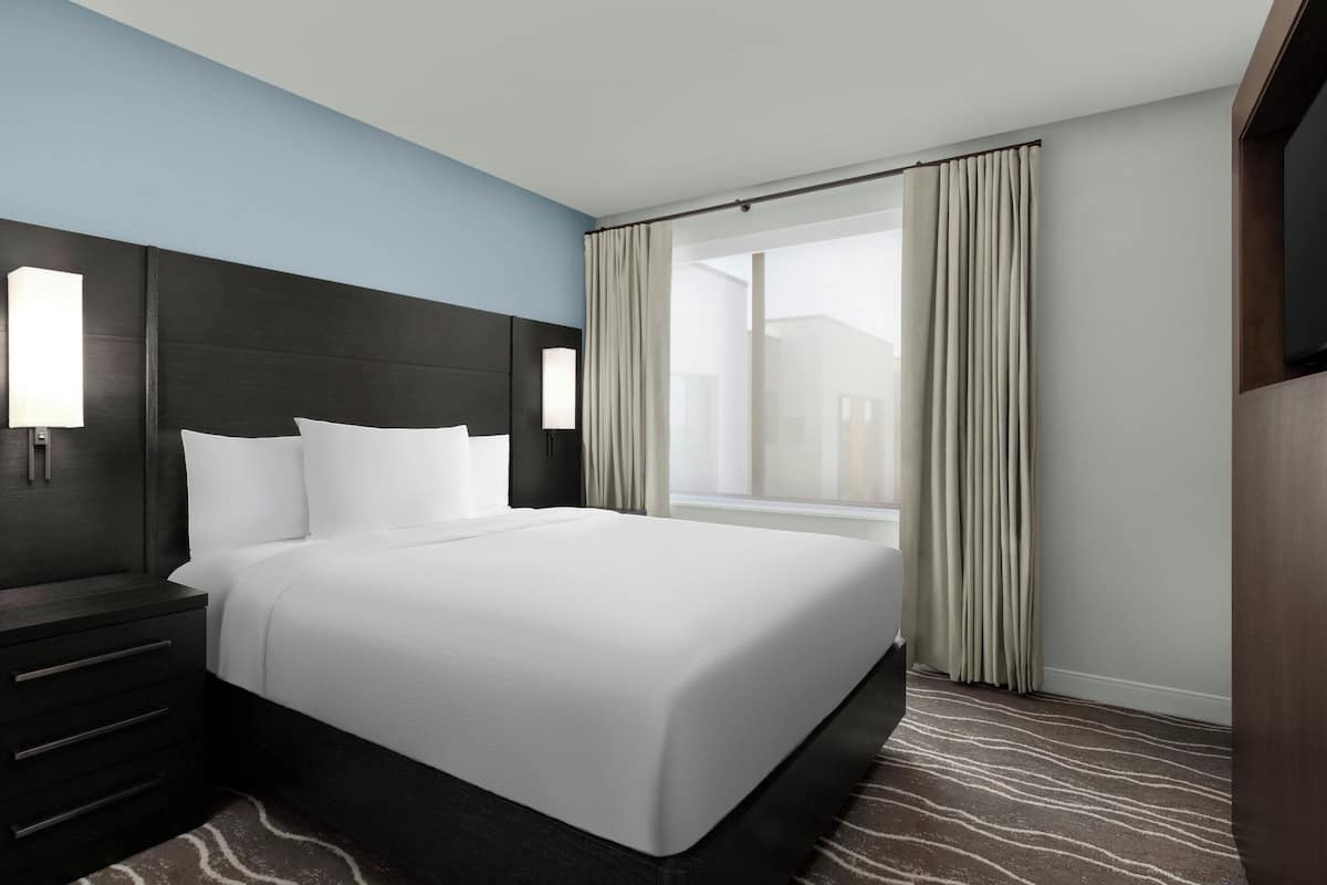 Suite, 2 Bedrooms, City View